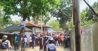 পাবনায় দুই গ্রামবাসীর সংঘর্ষে আহত অন্তত ১০